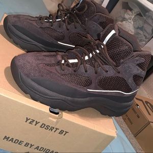 YEEZY BOOST “DSRT BT” Size 10(MEN)